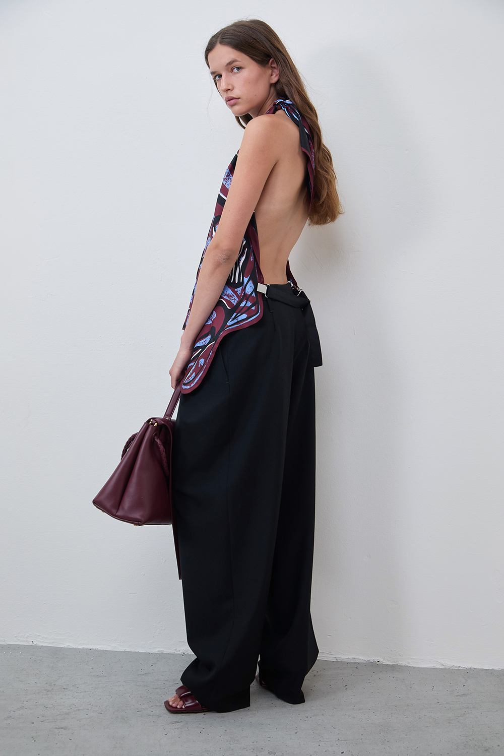 גופייה עם מחשוף גב